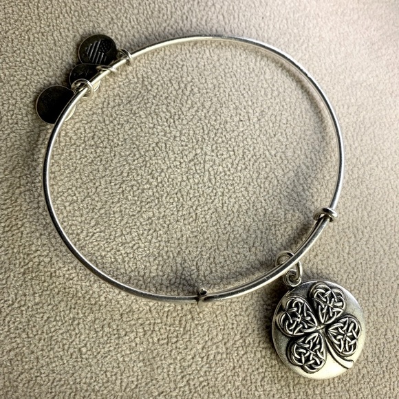 Alex and Ani Jewelry - ❤️ $3/20 Alex & Ani Clover Bracelet